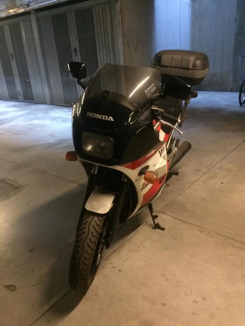 Honda CBX 750 F2 RC17 (3)