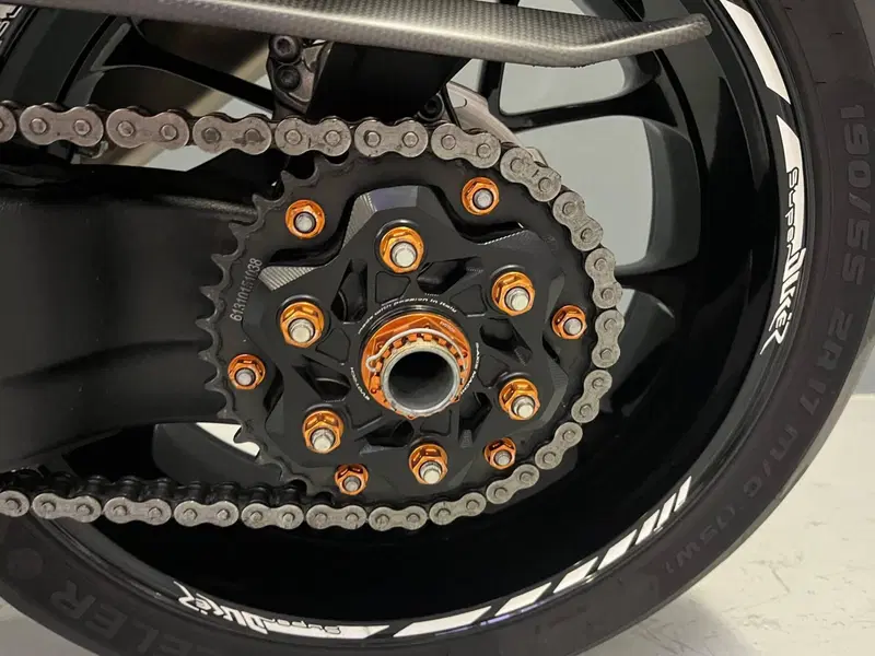 KTM 1290 Super Duke R (2019) (15)