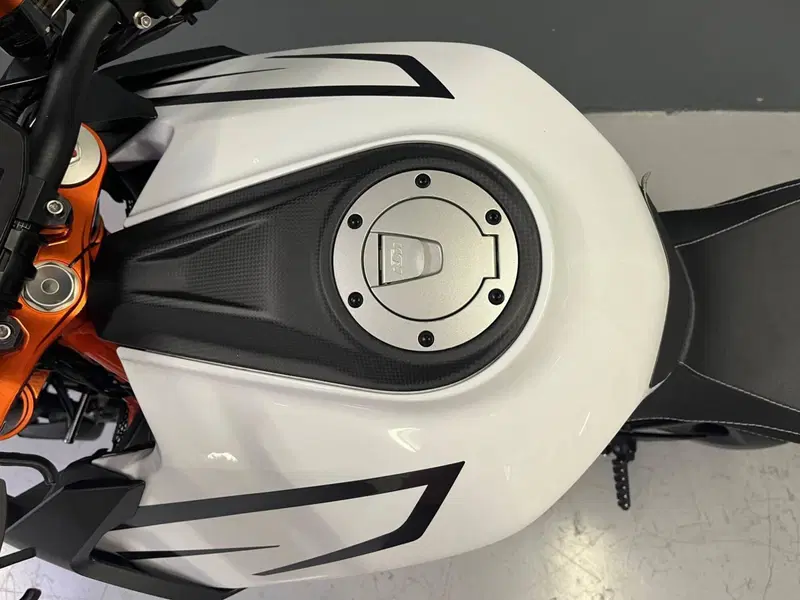 KTM 1290 Super Duke R (2019) (11)