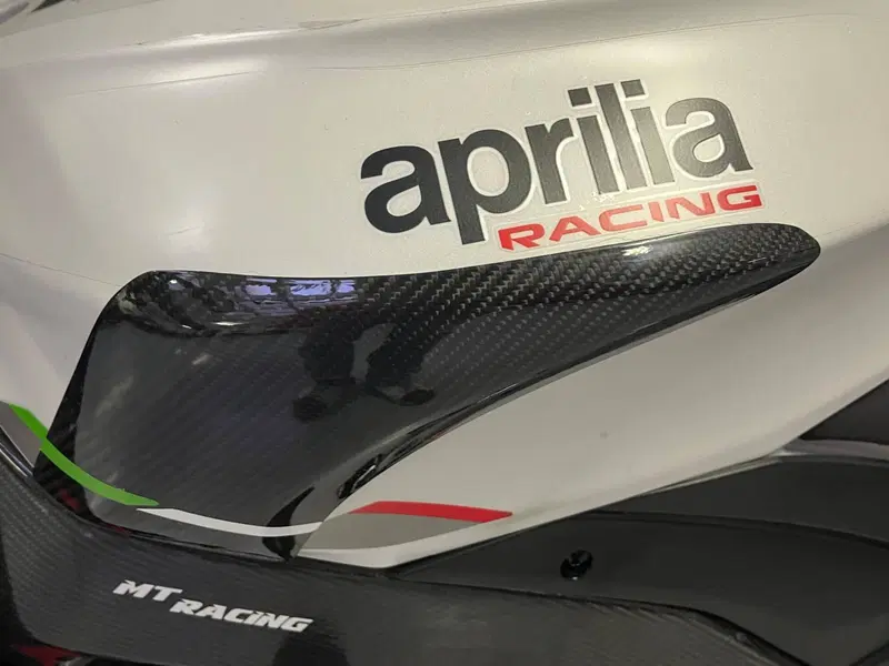 Aprilia Tuono V4 (2021 - 24) (7)