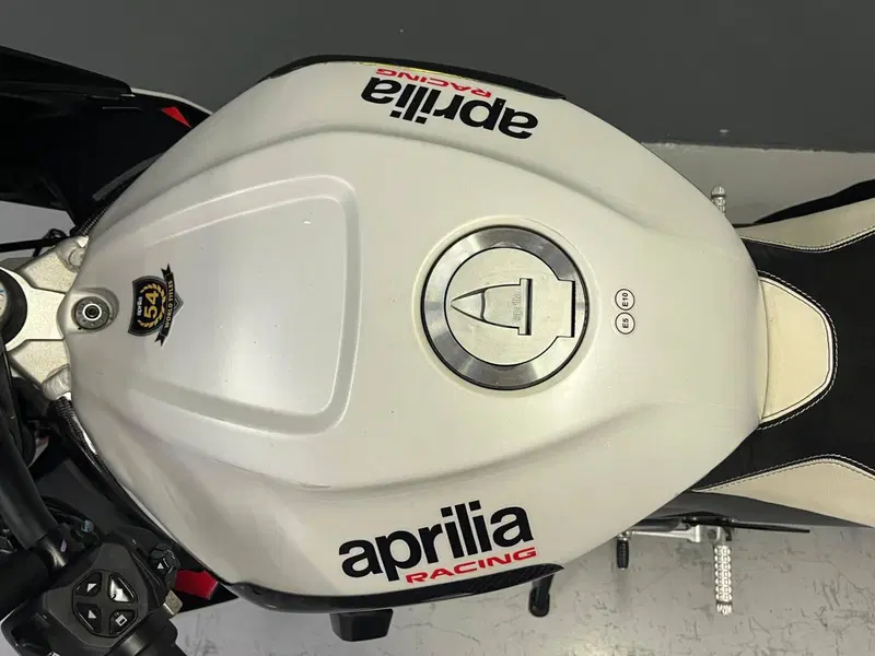 Aprilia Tuono V4 (2021 - 24) (8)