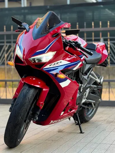 Honda CBR 650 R E-Clutch (2024 - 26) usata