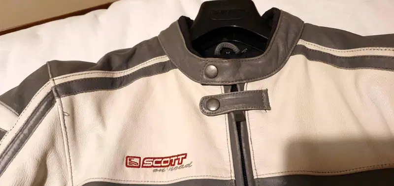 Giacca moto in pelle Scott (5)