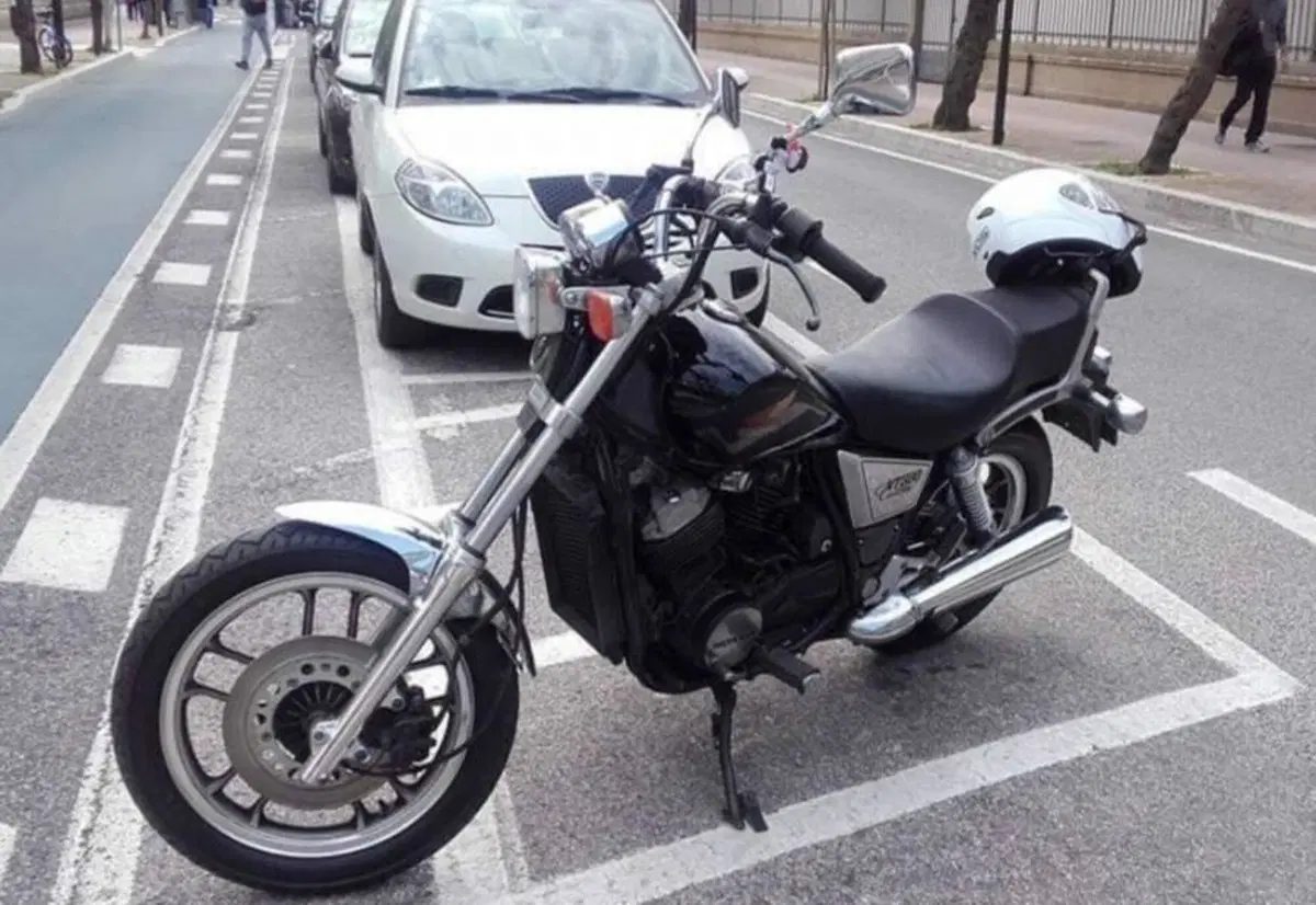 Honda VT 500 CUSTOM (2)