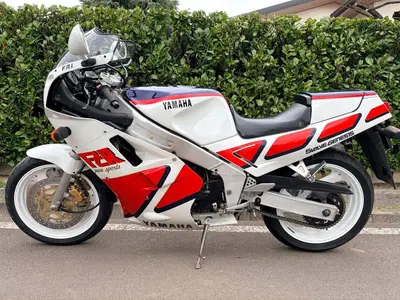 Yamaha FZR 1000 (1987 - 88) usata