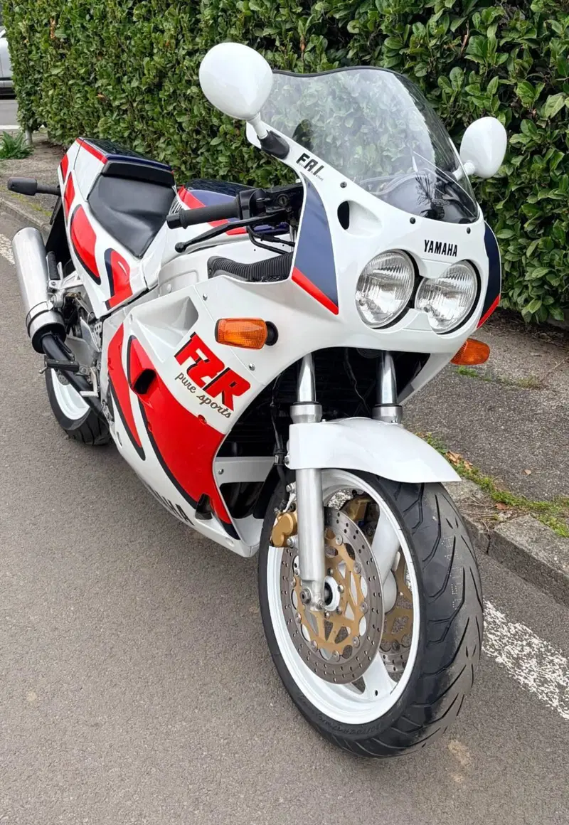 Yamaha FZR 1000 (1987 - 88) (4)