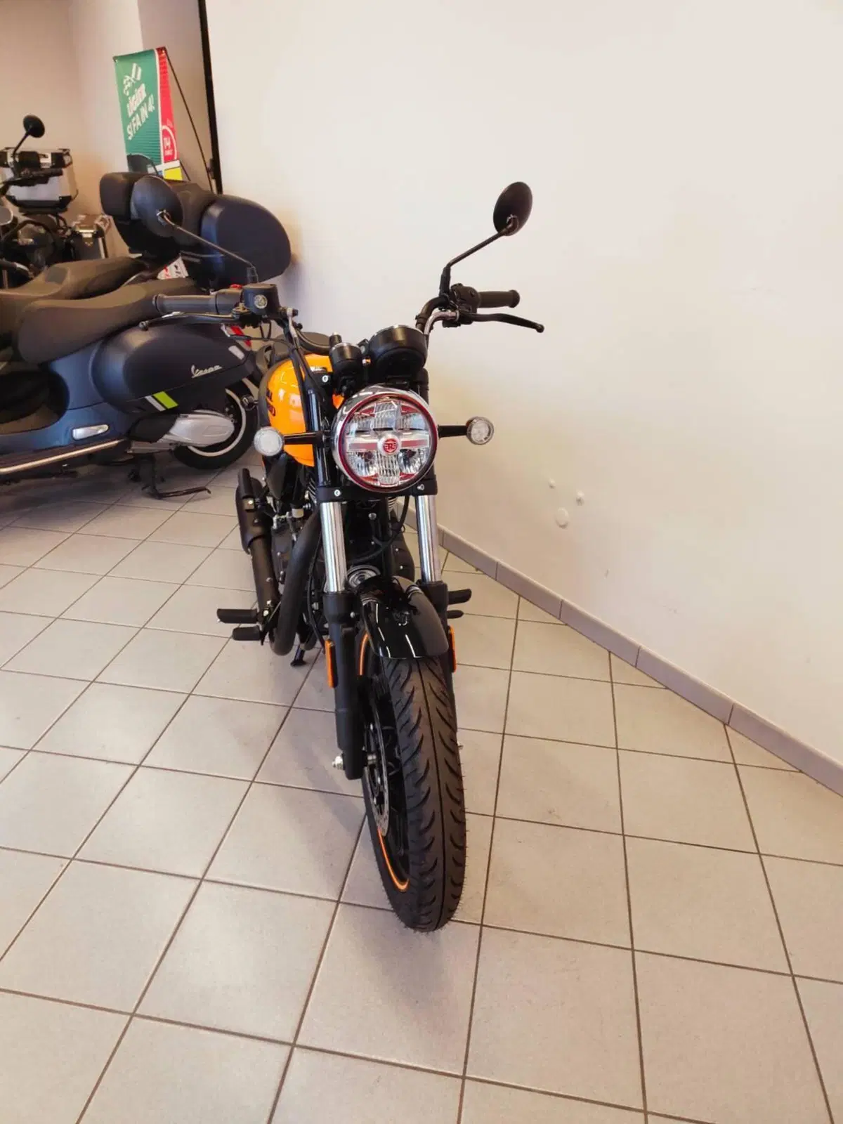 Royal Enfield Meteor 350 (2021 - 26) (15)