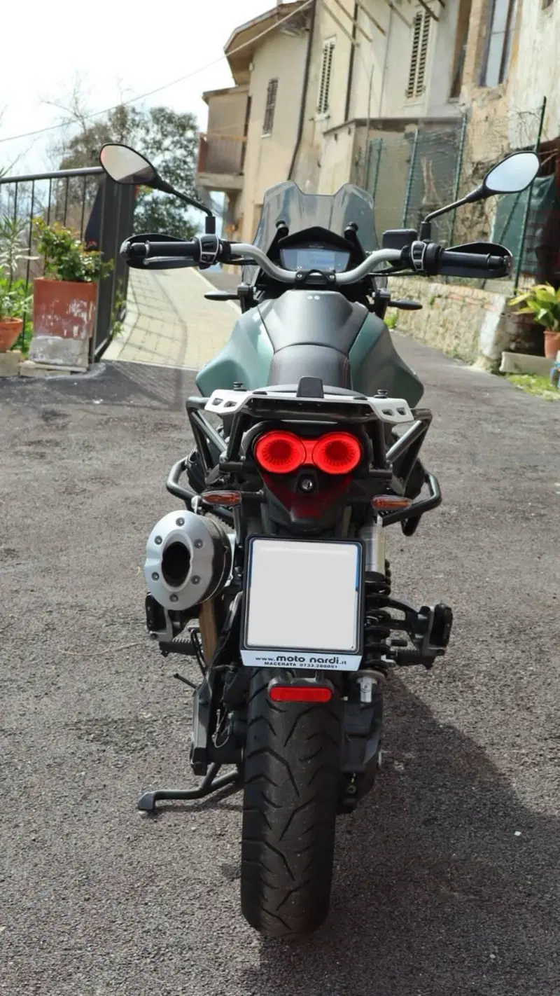 Moto Guzzi V85 TT (2024 - 26) (4)