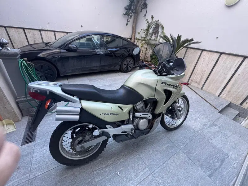 Honda Transalp (4)