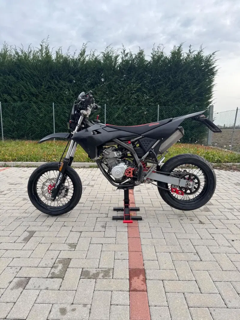 Fantic Motor Motard 125 M Performance 4t (2017) (2)
