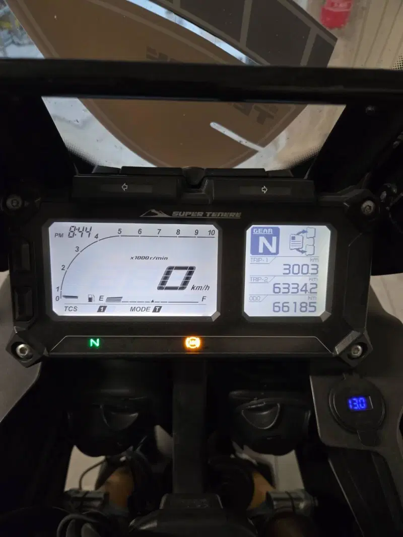 Yamaha XT1200Z Super Ténéré Worldcrosser (2015 - 16) (4)