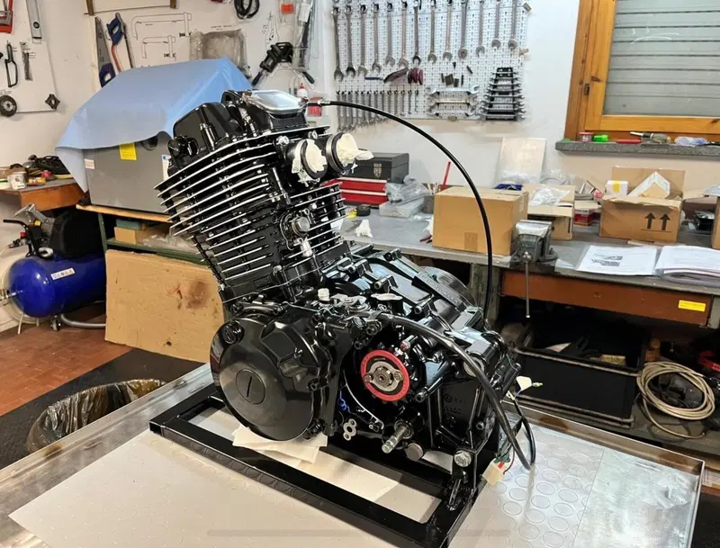 Yamaha XT 550 (7)