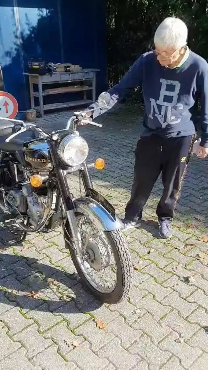 Royal Enfield Bullet  (4)