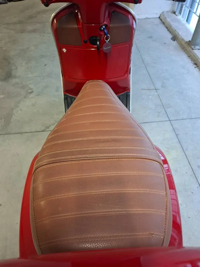 Vespa Granturismo 200 L (4)