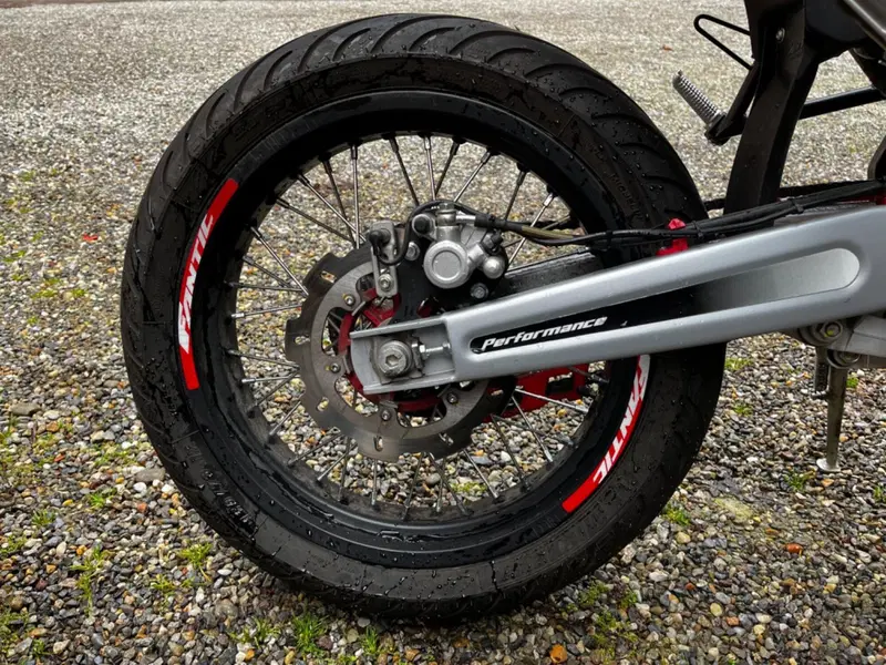 Fantic Motor Motard 125 Performance 4t (2020) (10)