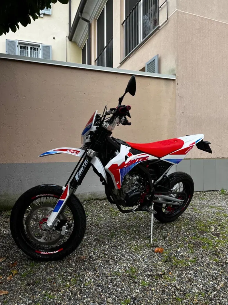 Fantic Motor Motard 125 Performance 4t (2020) (12)