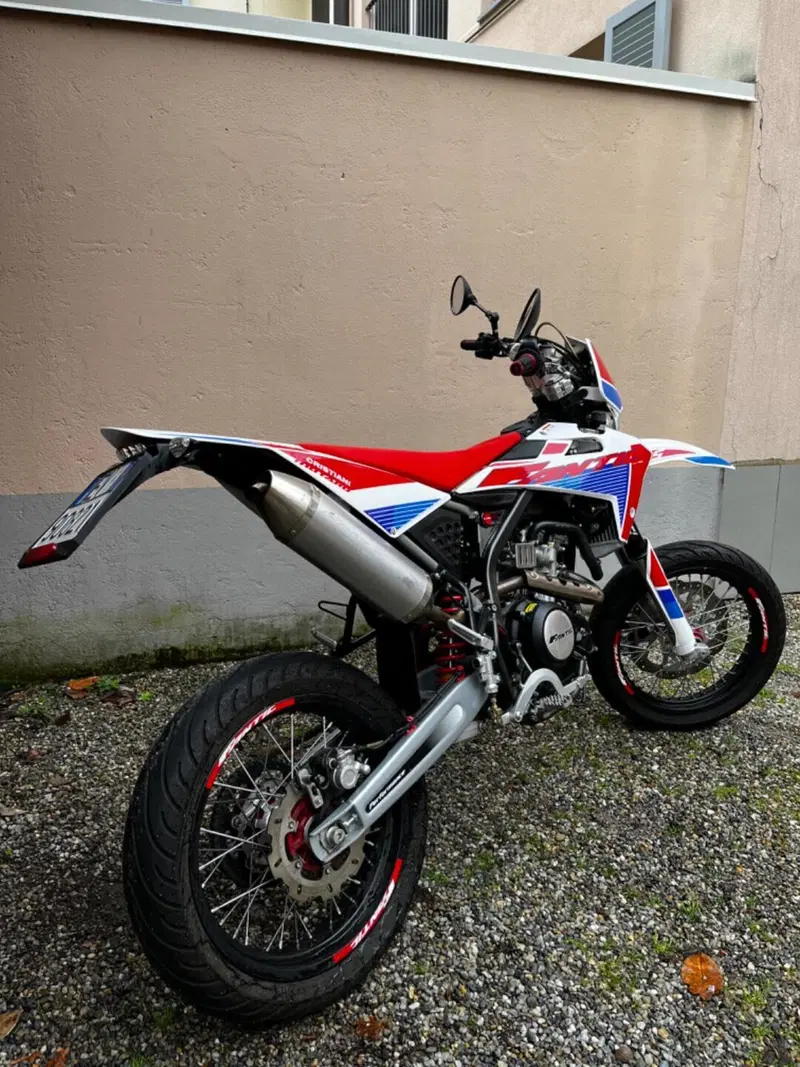 Fantic Motor Motard 125 Performance 4t (2020) (16)