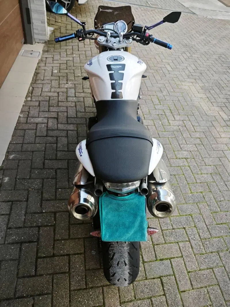 Triumph Street Triple (2007 - 12) (6)