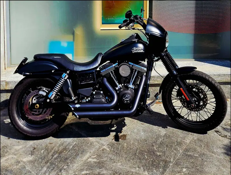 Harley-Davidson 1690 Street Bob Special (2015 - 16) - FXDB
