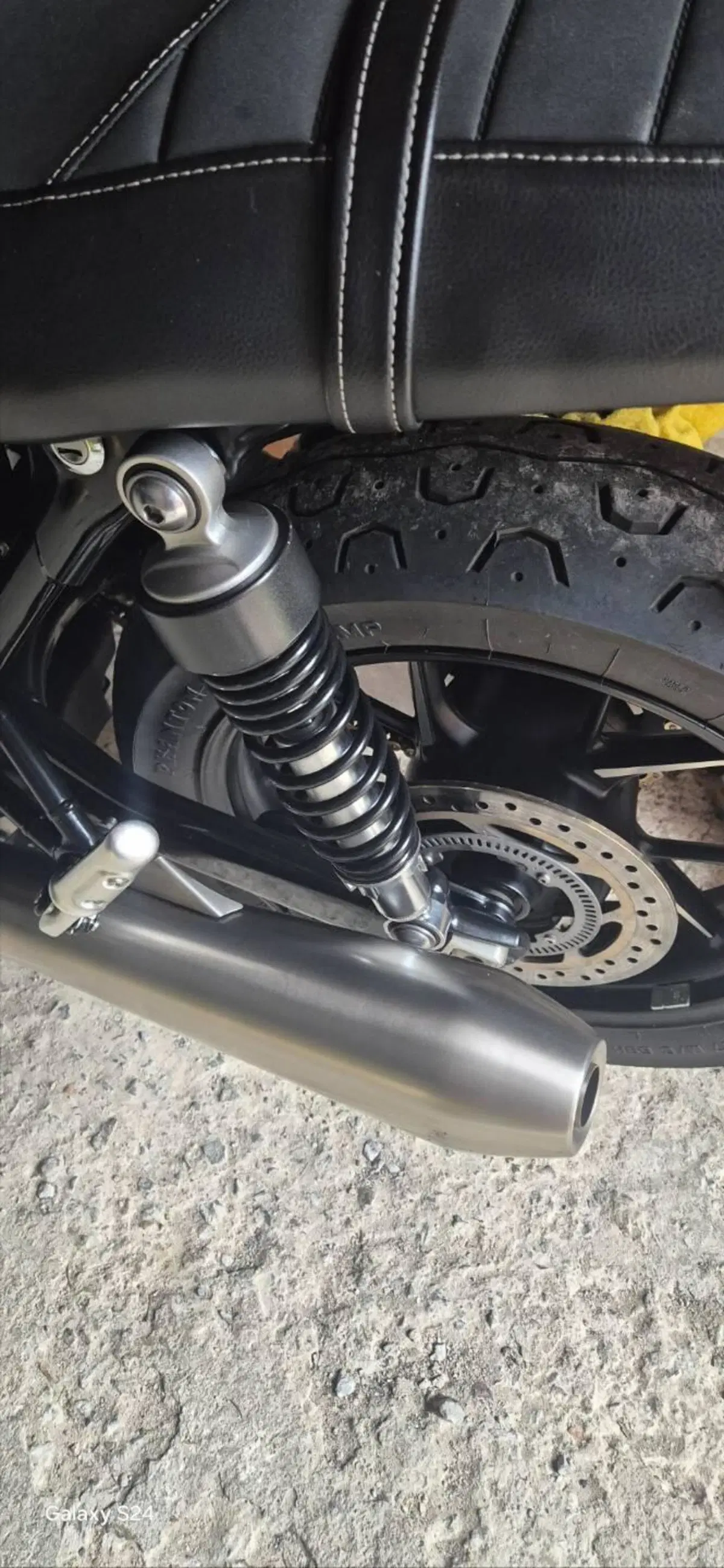 Triumph Street Twin 900 (2021 - 22) (4)