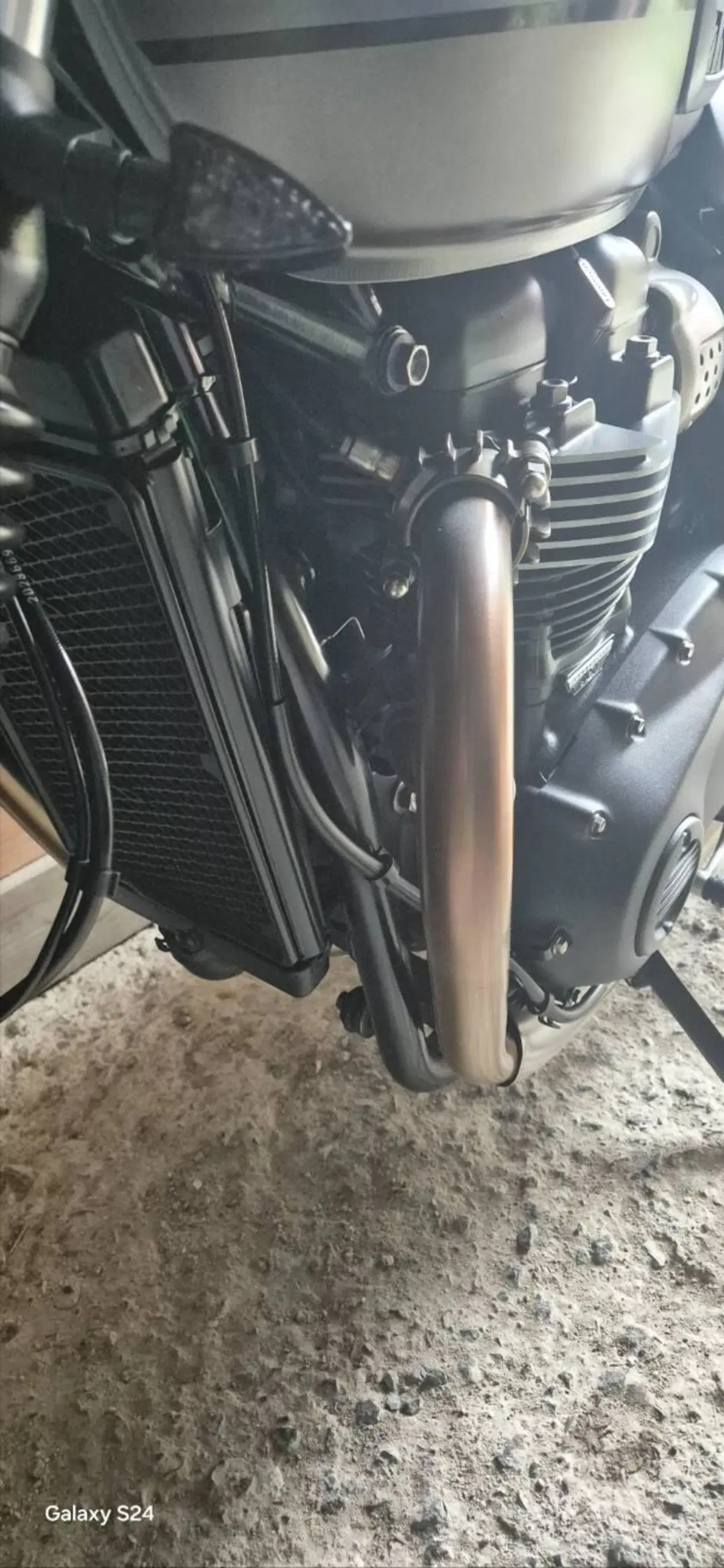 Triumph Street Twin 900 (2021 - 22) (11)