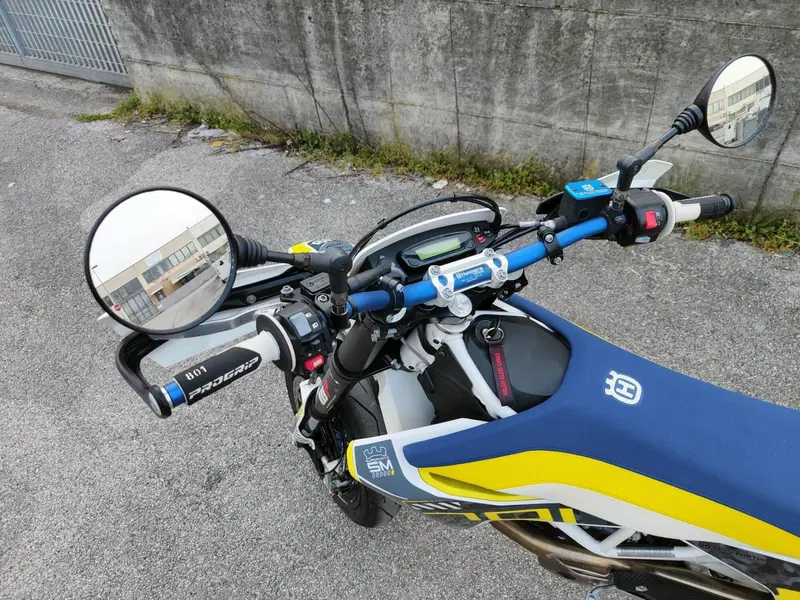 Husqvarna 701 Supermoto (2017 - 19) (7)