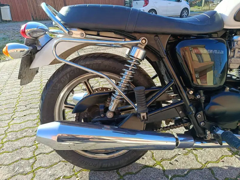 Triumph Bonneville SE (2009 - 13) (10)