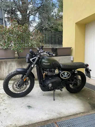 Triumph Scrambler 900 (2023 - 25) usata