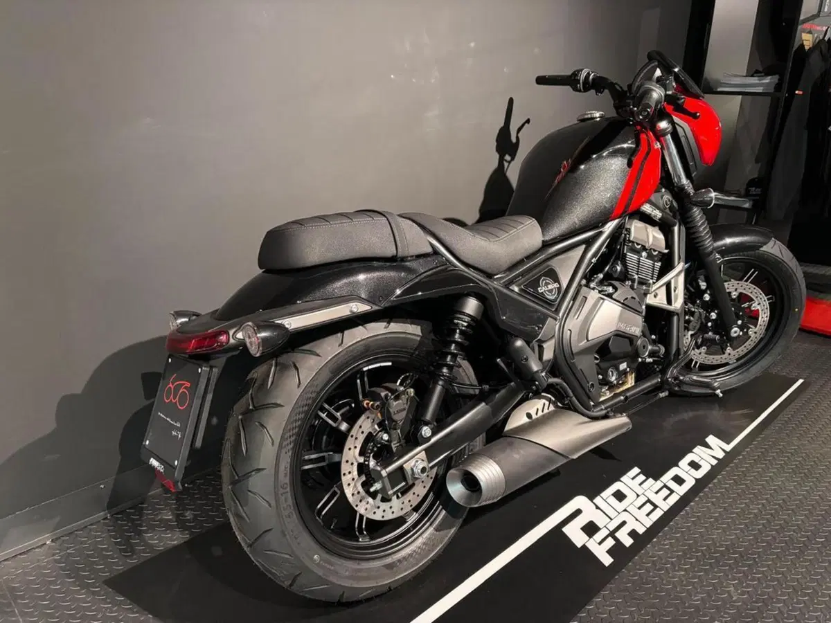Moto Morini Calibro Custom (2024 - 26) (6)