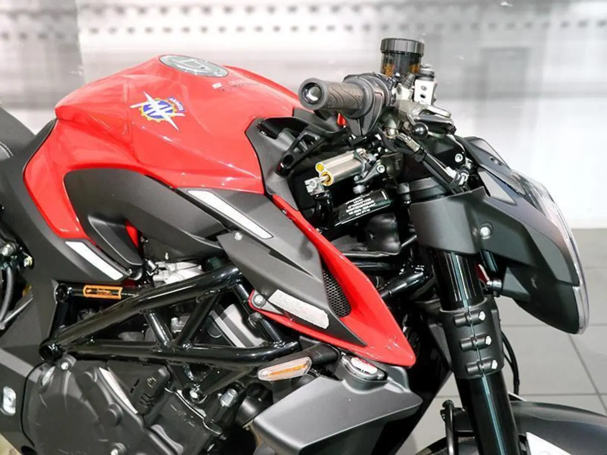 MV Agusta Brutale 1000 RS (2022 - 26) (4)