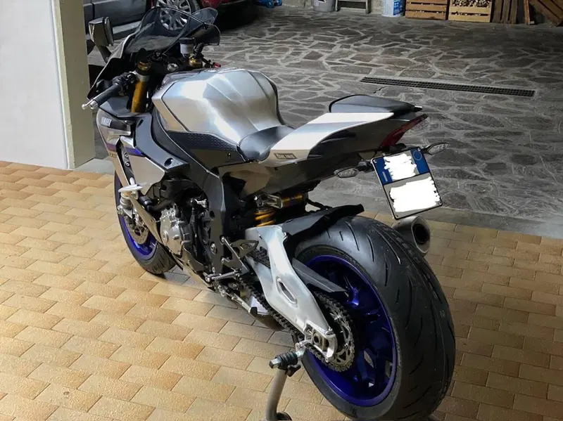 Yamaha YZF R1 M (2015 - 16) (4)