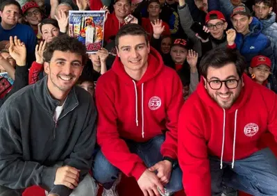 MotoGP 2026. Pecco Bagnaia a Chivasso insieme ai suoi fan: “Con Marc Marquez mi sono trovato subito molto bene. Kimi Antonelli è fighissimo”
