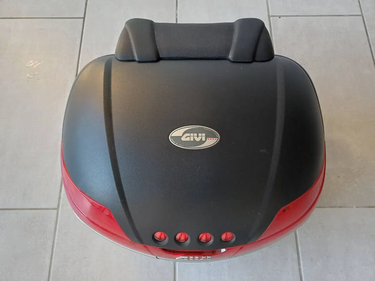 Bauletto GIVI V46 Monokey + schienale passegggero (3)