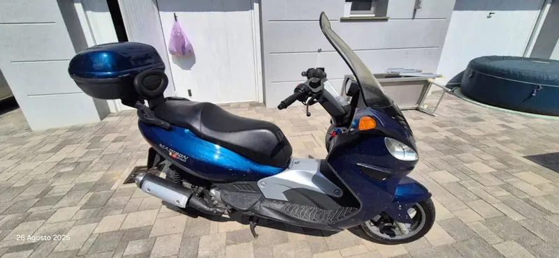 Malaguti Madison 250 (2)