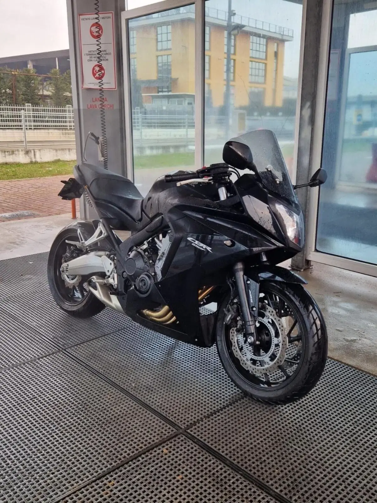 Honda CBR 650 F ABS (2014 - 17) (2)