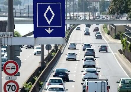 l rombo bianco su sfondo blu: il nuovo segnale stradale da conoscere