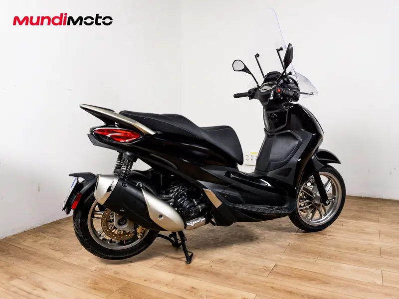 Piaggio Beverly 300 Hpe (2021) (3)
