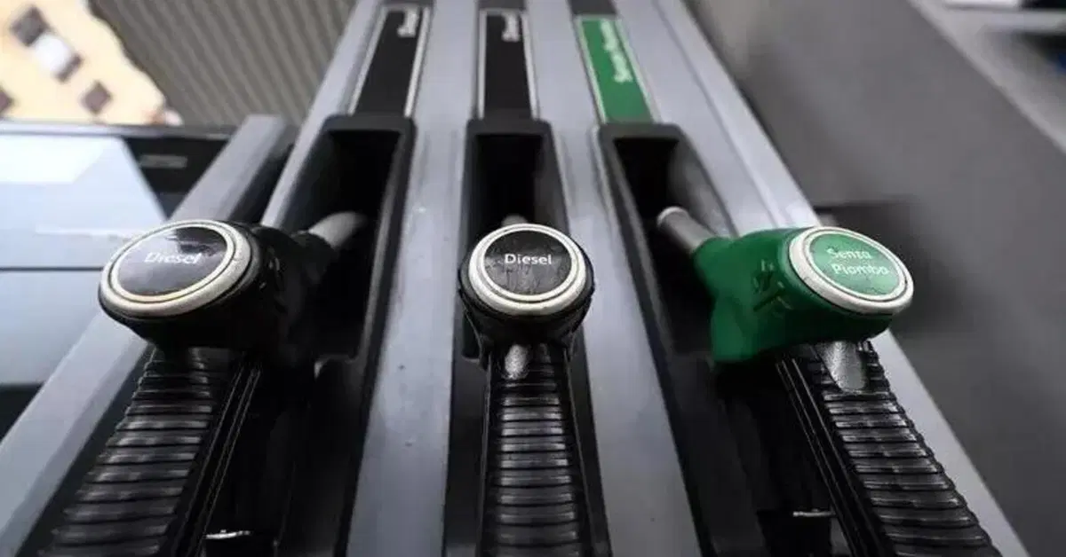 Carburanti in aumento: anche per chi viaggia in moto il pieno pesa