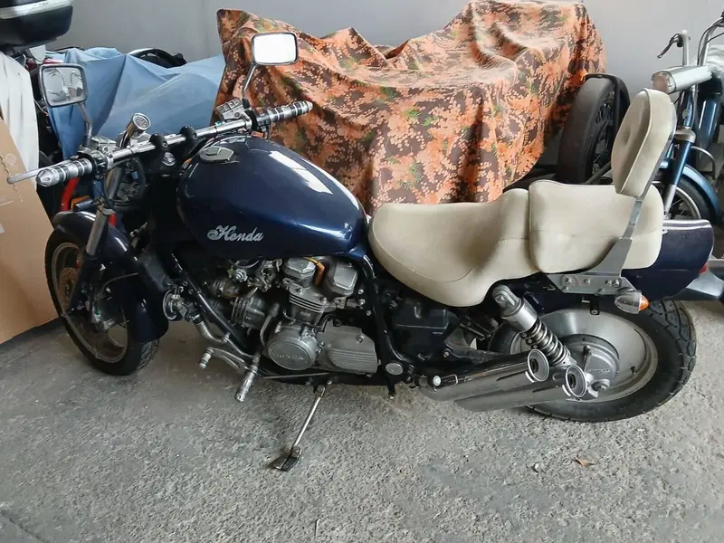 Honda VF750 CUSTOM