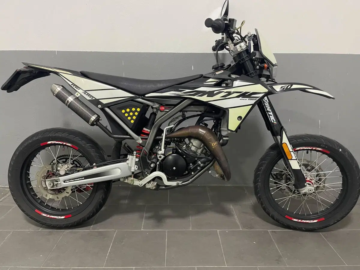 Fantic Motor Motard 50 M Performance 2t (2019) (2)