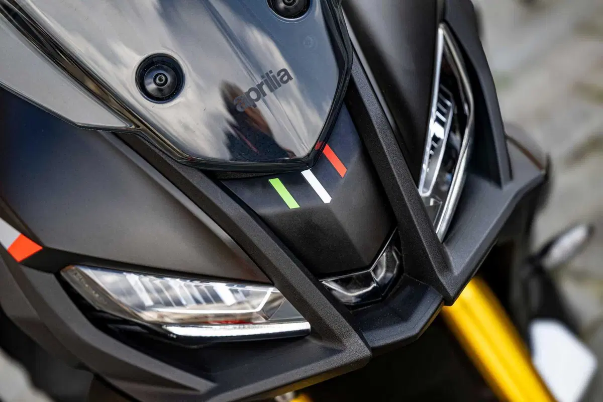 Aprilia SR GT 400, il crossover che strizza l'occhio alla moto! (3)