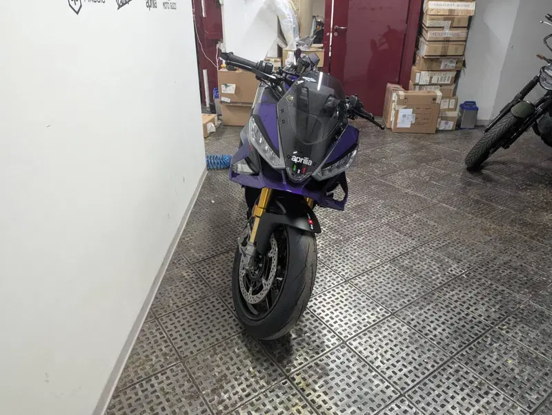 Aprilia Tuono V4 Factory (2025 - 26) (3)