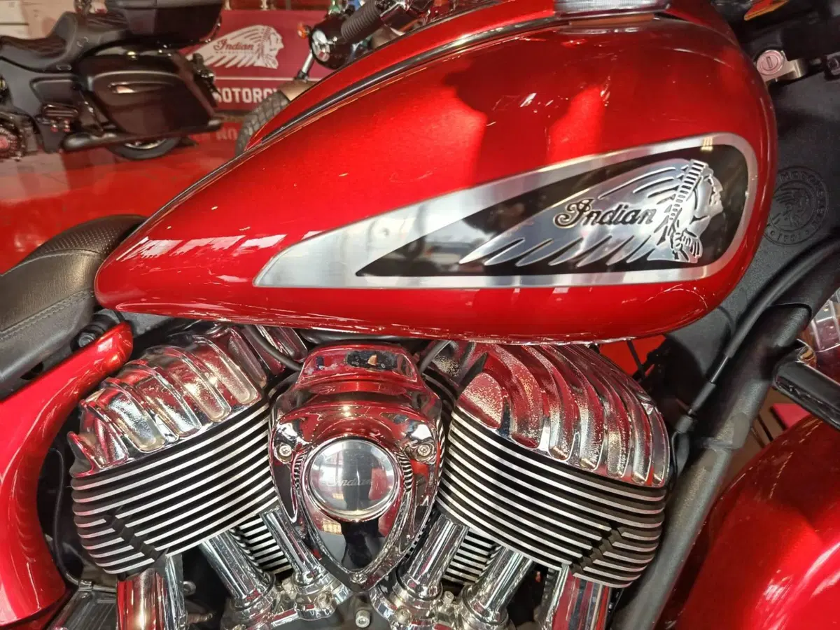 Indian Chieftain 1890 Dark Horse (2021 - 25) (2)