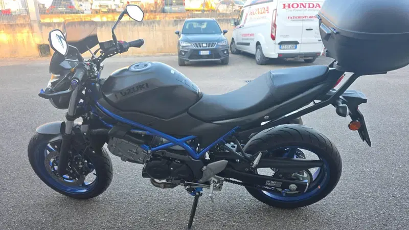 Suzuki SV650 (2021 - 24) (4)