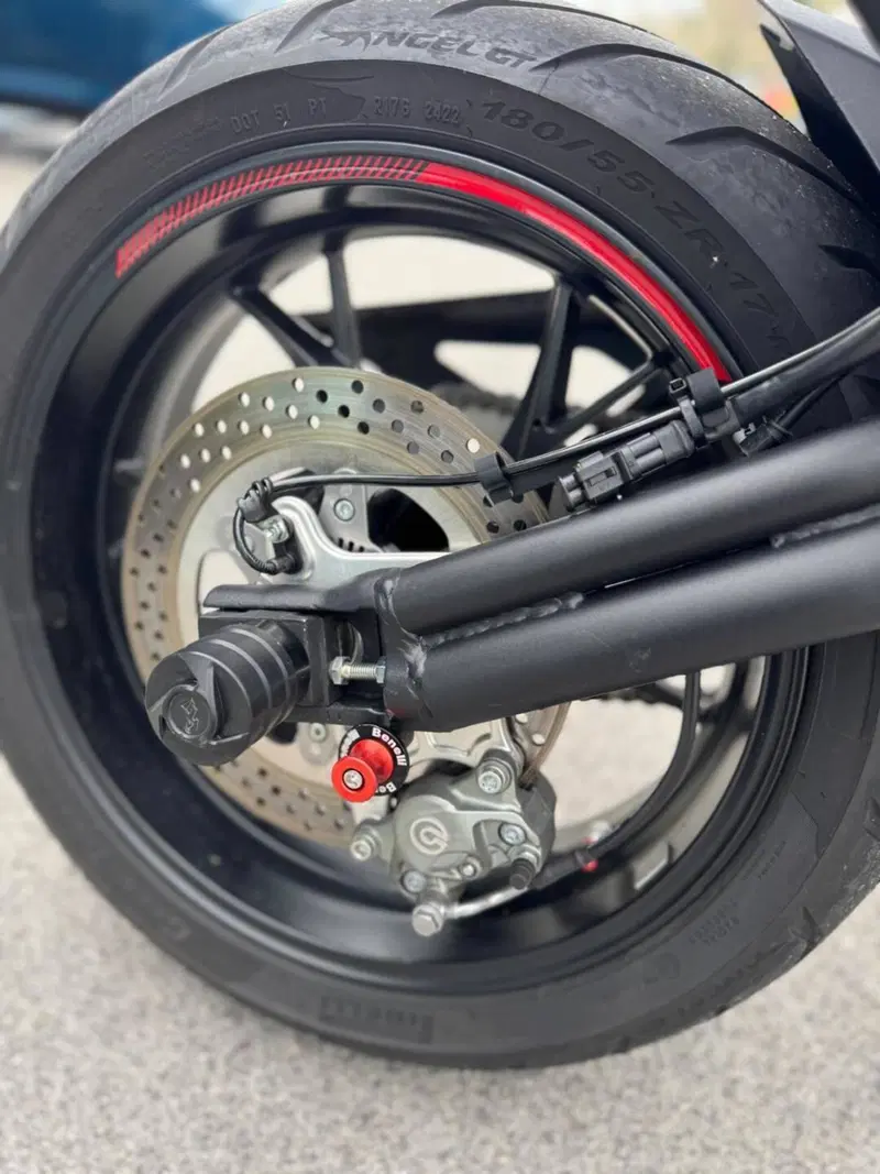 Benelli 752 S (2022 - 25) (4)