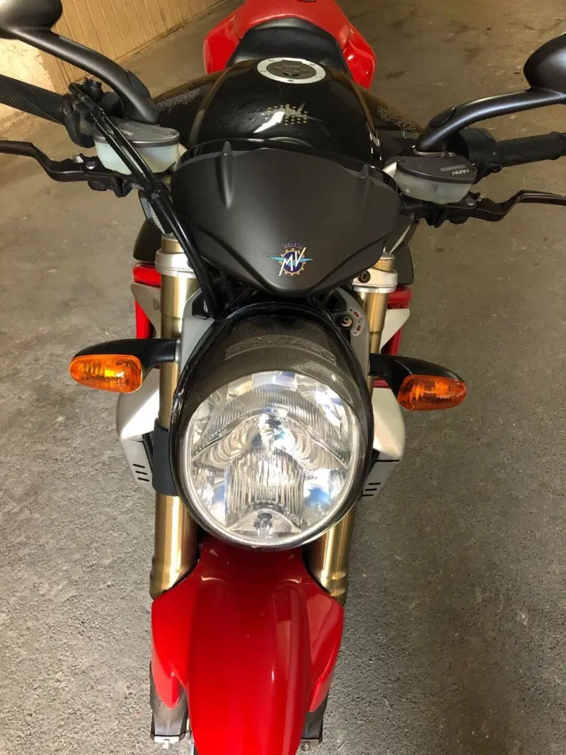 MV Agusta Brutale 750 s F4 (7)