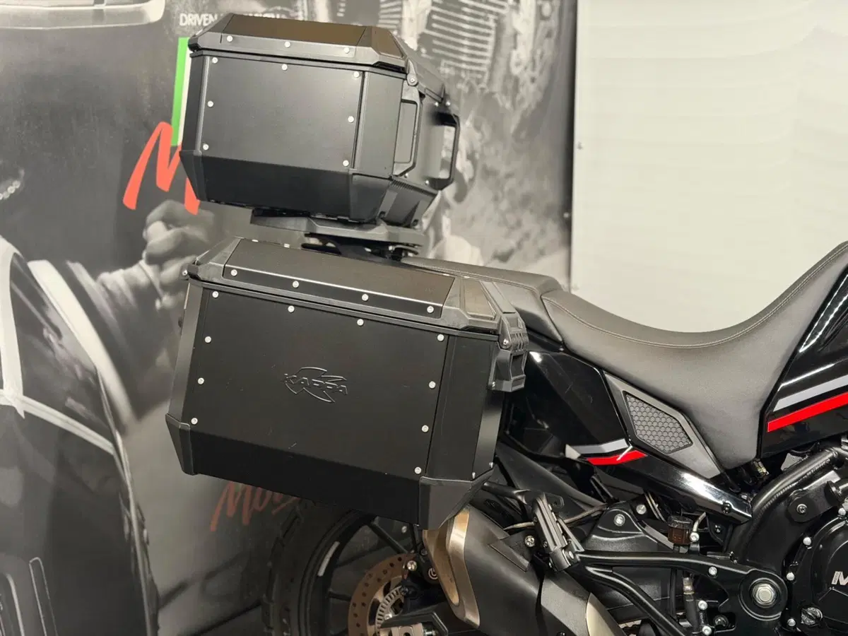 Moto Morini X-Cape 650 (2021 - 26) (3)