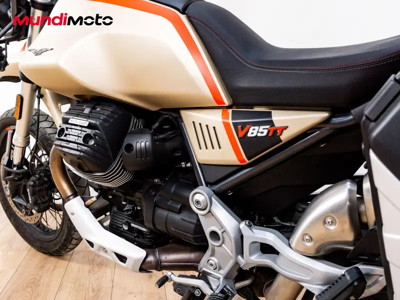 Moto Guzzi V85 TT Travel (2020) (10)