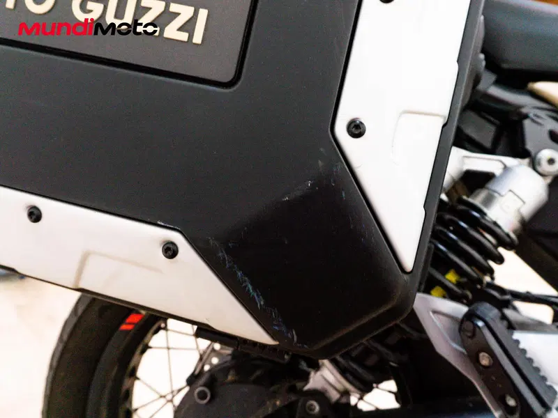 Moto Guzzi V85 TT Travel (2020) (13)