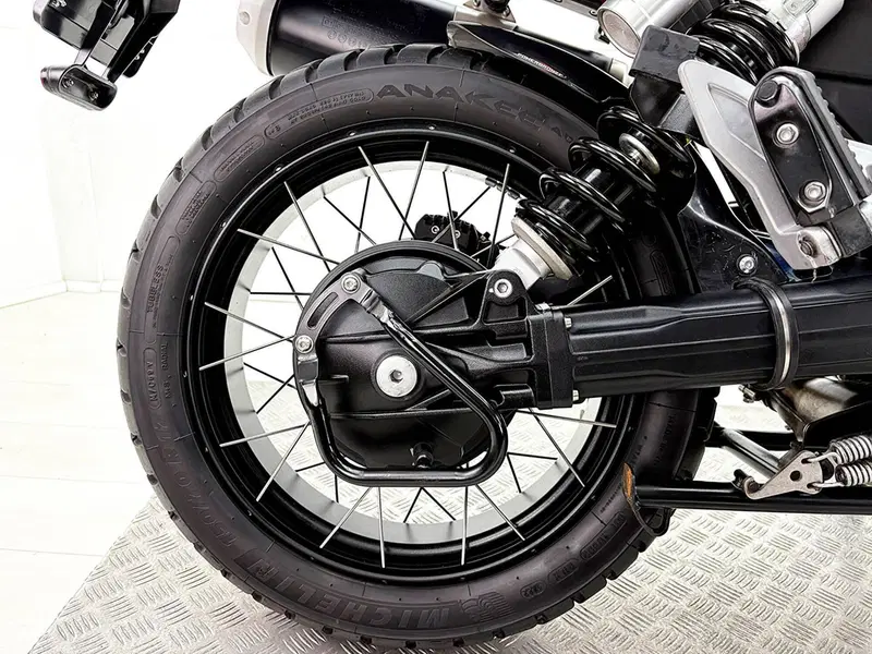 Moto Guzzi V85 TT Evocative Graphics (2021 - 23) (6)